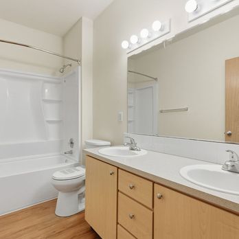 Cascade View Apartments - Bathroom - Apartments Near Me - Vancouver, Washington Cascade View Apartments - Bathroom - Apartments Near Me - Vancouver, Washington