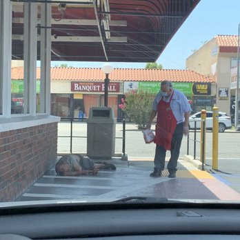 Original Tommy's - The manager (not sure if he's the manager) Hector gave a homeless man some food. - Burgers Near Me - Canoga Park, California Original Tommy's - The manager (not sure if he's the manager) Hector gave a homeless man some food. - Burgers Near Me - Canoga Park, California
