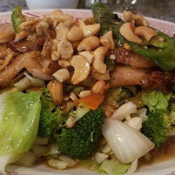 Ray's Place - Spicy chicken with cashews - Vietnamese Near Me - Anchorage, Alaska