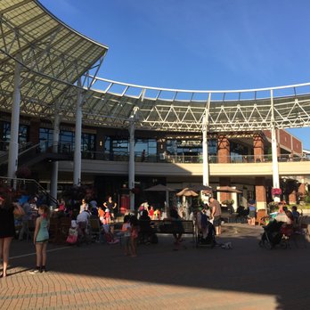 Redmond Town Center - Middle atrium area~ - Shopping Centers Near Me - Redmond, Washington Redmond Town Center - Middle atrium area~ - Shopping Centers Near Me - Redmond, Washington
