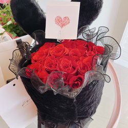 W Floral Studio