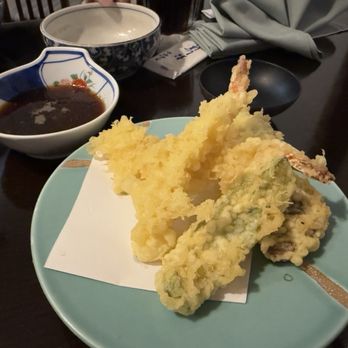 Yoshitsune Restaurant - Japanese Near Me - Honolulu, Hawaii