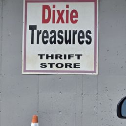 Exterior photo of Dixie Treasures - Crittenden, Kentucky Exterior photo of Dixie Treasures - Crittenden, Kentucky
