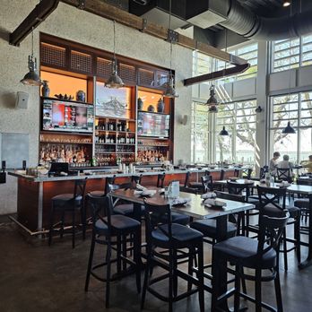 Benny's Coastal Kitchen - Bar area - Seafood Near Me - Hilton Head Island, South Carolina Benny's Coastal Kitchen - Bar area - Seafood Near Me - Hilton Head Island, South Carolina