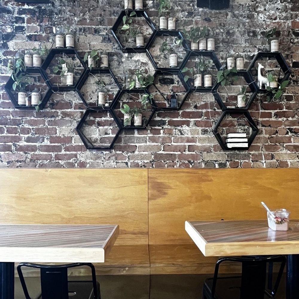 Salud Juice - Seating - Juice Bars & Smoothies Near Me - Long Beach, California Salud Juice - Seating - Juice Bars & Smoothies Near Me - Long Beach, California