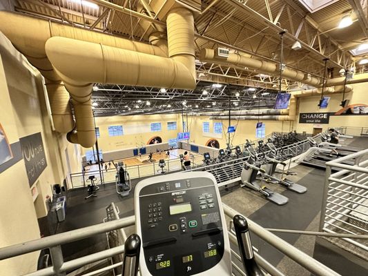 24 Hour Fitness by null