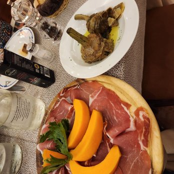 Le Tavernelle - Melon and prosciutto,  artichokes were very good. - Seafood Near Me - Rome, RM
