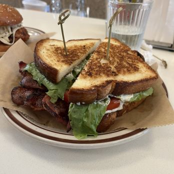 Kinfolk - BLT - Coffee & Tea Near Me - Memphis, Tennessee Kinfolk - BLT - Coffee & Tea Near Me - Memphis, Tennessee