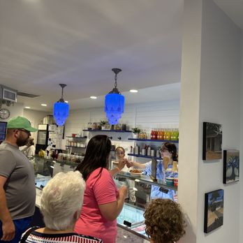 Neighborhood Scoop - Ice Cream & Frozen Yogurt Near Me - Ormond Beach, Florida
