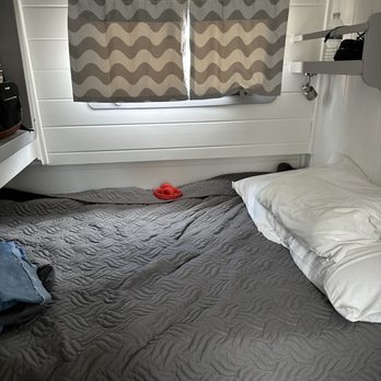Erie Canal Adventures - Double bed - Boating Near Me - Macedon, New York