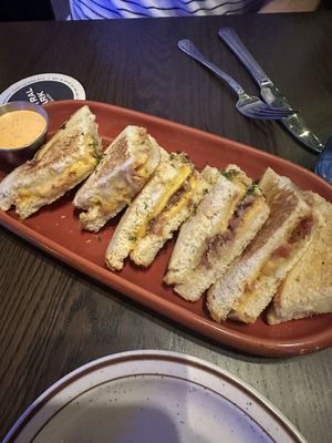 Central Park Tavern by null