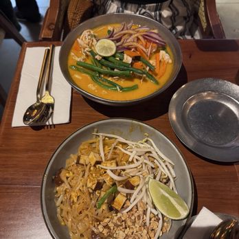Elephant Ear Thai Restaurant - Khao Soi; Tofu Pad Thai - Asian Fusion Near Me - New York, New York Elephant Ear Thai Restaurant - Khao Soi; Tofu Pad Thai - Asian Fusion Near Me - New York, New York