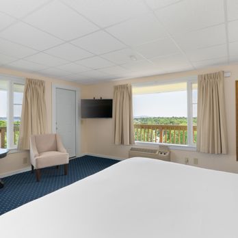 Wonder View Inn - One King Corner Room - Hotels Near Me - Bar Harbor, Maine Wonder View Inn - One King Corner Room - Hotels Near Me - Bar Harbor, Maine