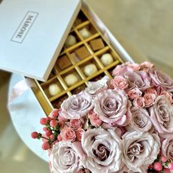 Márose Flowers and Chocolates - Visit our Instagram page @MAROSE_official for more options.