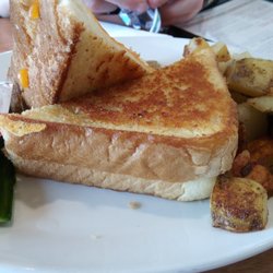 Sunset Grill - Kids grilled cheese with hash browns