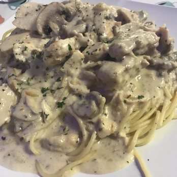 Win-Spuntino - Chicken Alfredo - Italian Near Me - Honolulu, Hawaii