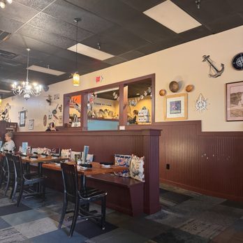 Blue Rooster Southern Grill - Decor - American Near Me - Clyde, North Carolina
