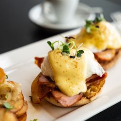 Eggspectation - Owings Mills - Classic Benedict by eggspectation