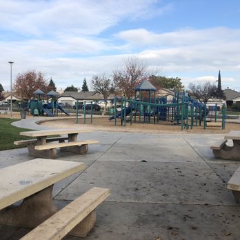 Curran Grove Park - Playgrounds - Parks Near Me - Manteca, California