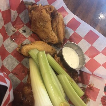 Brooklyn Heights Pizzeria - Wings come in sets of 5 - Pizza Near Me - Austin, Texas Brooklyn Heights Pizzeria - Wings come in sets of 5 - Pizza Near Me - Austin, Texas