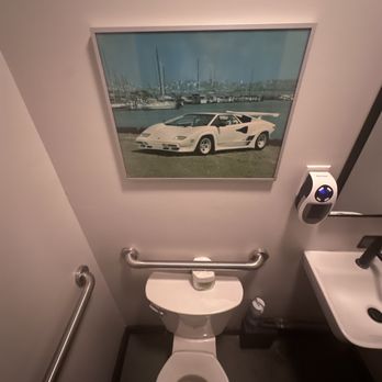 Lenox Sophia - Bathroom - New American Near Me - Boston, Massachusetts Lenox Sophia - Bathroom - New American Near Me - Boston, Massachusetts