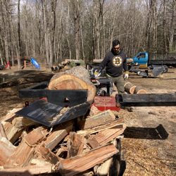 Regan Earthworks - Processing firewood.