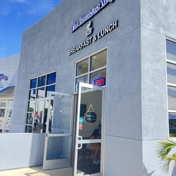 The Breakfast Mug - Outside entrance - Breakfast & Brunch Near Me - Carlsbad, California