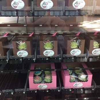 Chatty Cupcakes - Automated Cupcake Machine - Cupcakes Near Me