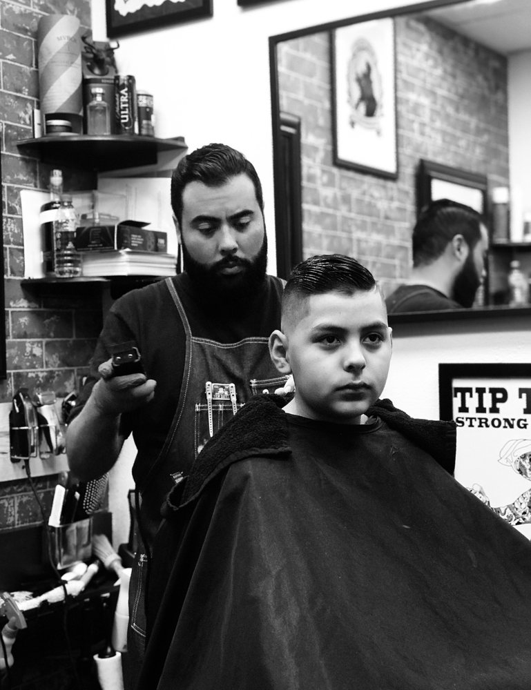 BOSS HOGS 25 Photos & 11 Reviews 5444 Yolanda Ave, Los Angeles, California