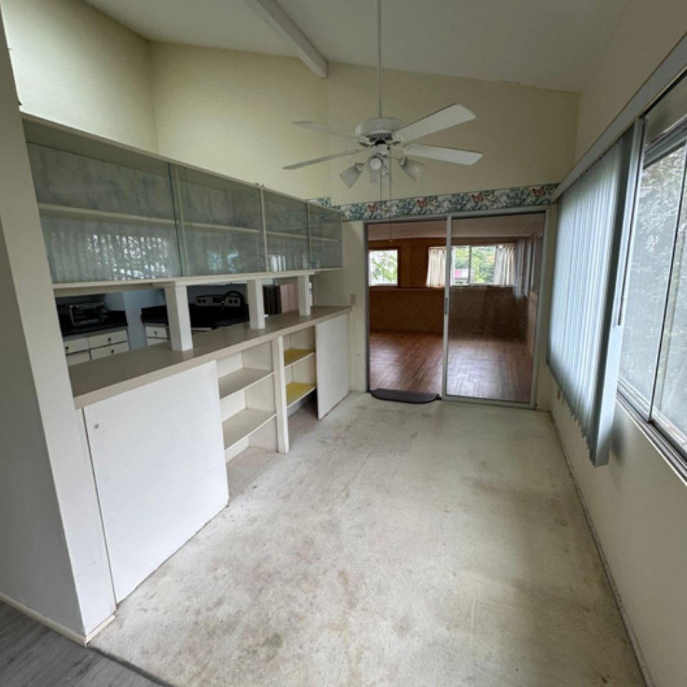 Space Kitchen & Bath - BEFORE: The other side of the kitchen sink. - Countertop Installation Near Me - Kailua-Kona, Hawaii Space Kitchen & Bath - BEFORE: The other side of the kitchen sink. - Countertop Installation Near Me - Kailua-Kona, Hawaii