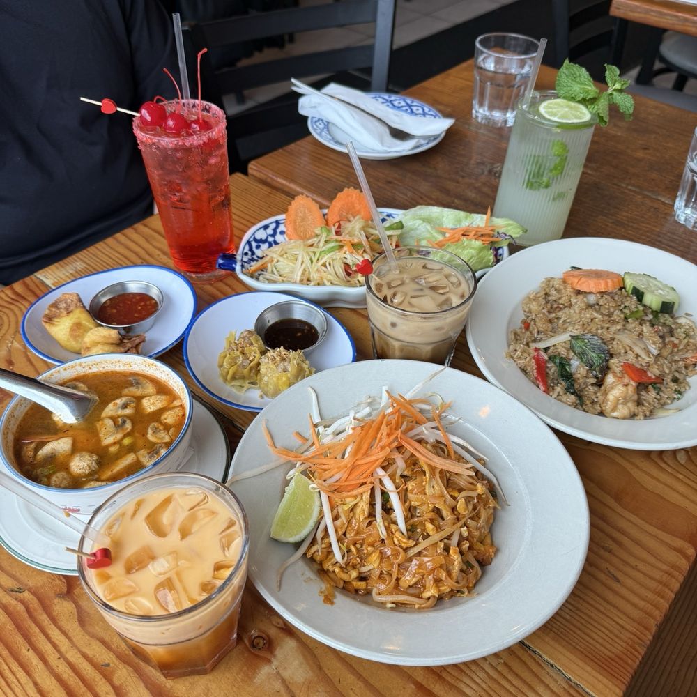 Pochana Thai Kitchen - Thai Near Me - Astoria, New York