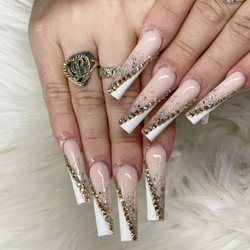 Aria Nail Bar - Gems & glitter on acrylic long coffin.