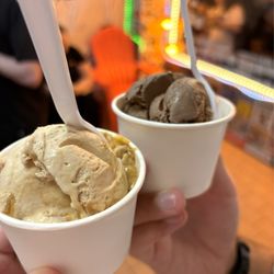 Max & Mina's - Dulce de leche; chocolate - tiny size (1 scoop) in cup