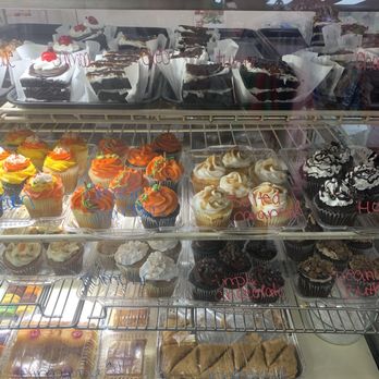 THE FAT APPLE - Updated March 2026 - 28 Photos & 19 Reviews - 225 Main ...
