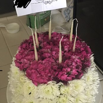 D'Lily's Flower - Birthday cake of flowers - Florists Near Me - Watsonville, California D'Lily's Flower - Birthday cake of flowers - Florists Near Me - Watsonville, California