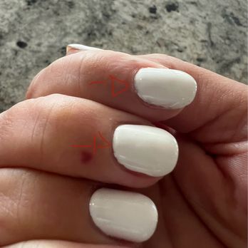 Daisy Nail Bar - Poor quality - Nail Salons Near Me - Lake Saint Louis, Missouri