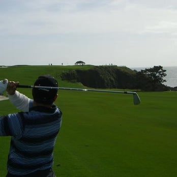 Pebble Beach Golf Links - 2nd shot on the 6th - Golf Near Me - Pebble Beach, California Pebble Beach Golf Links - 2nd shot on the 6th - Golf Near Me - Pebble Beach, California