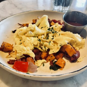 Beverley’s Bistro & Bar - Pastrami Hash - Cocktail Bars Near Me - Dallas, Texas Beverley’s Bistro & Bar - Pastrami Hash - Cocktail Bars Near Me - Dallas, Texas