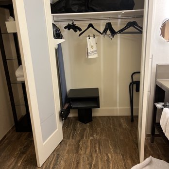 InterContinental Miami - Plenty of closet space - Hotels Near Me - Miami, Florida InterContinental Miami - Plenty of closet space - Hotels Near Me - Miami, Florida