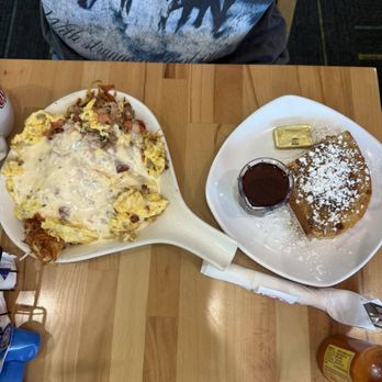 Jimmy's Egg - Carnitas Queso Skillet and a side of French Toast Combo - Breakfast & Brunch Near Me - Wichita Falls, Texas