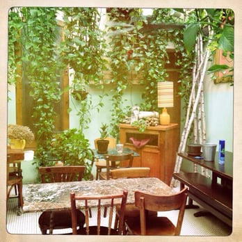 Juliette Restaurant - Little sun room filled with vines where you can choose to dine - Bars Near Me - Brooklyn, New York Juliette Restaurant - Little sun room filled with vines where you can choose to dine - Bars Near Me - Brooklyn, New York