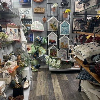 Ozarkland - Gift Shops Near Me - Camdenton, Missouri