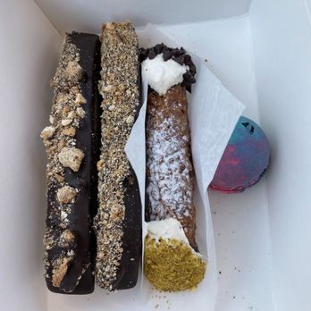 Little Cannoli Bakery - Espresso biscotti, cannoli and fruity pebbles macaroon - Coffee & Tea Near Me - Salem, Oregon