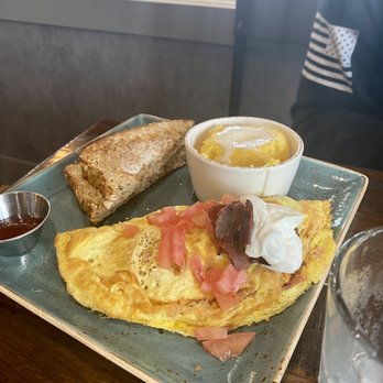 First Watch - The works omelette and grits. - Breakfast & Brunch Near Me - N Osage Beach, Missouri