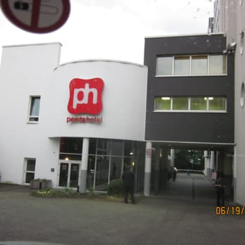Pentahotel Wiesbaden - The PH from street--there is a parking garage to the right - Hotels Near Me - Wiesbaden, HE