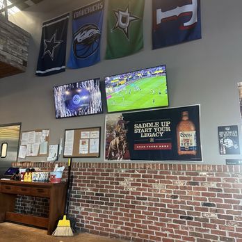 Rogers Roundhouse - Beer Gardens Near Me - Fort Worth, Texas