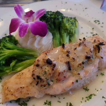 512bistro Bar Restaurant - Stuffed Salmon - Salad Near Me - Briarcliff Manor, New York 512bistro Bar Restaurant - Stuffed Salmon - Salad Near Me - Briarcliff Manor, New York