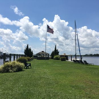 Belhaven Marina - Gazebo with beautiful view - Marinas Near Me - Belhaven, North Carolina Belhaven Marina - Gazebo with beautiful view - Marinas Near Me - Belhaven, North Carolina