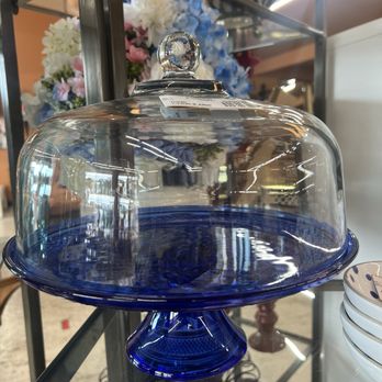 Passiton Consignment Of Home Decor - Lovely royal blue cake stand with dome - Used, Vintage & Consignment Near Me - Camp Hill, Pennsylvania Passiton Consignment Of Home Decor - Lovely royal blue cake stand with dome - Used, Vintage & Consignment Near Me - Camp Hill, Pennsylvania