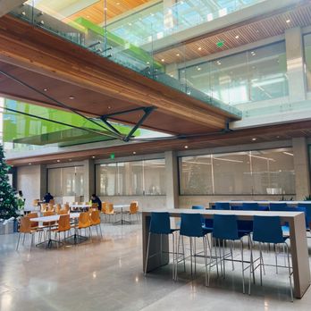 High Tide Cafe - Dining Area - Cafes Near Me - San Diego, California